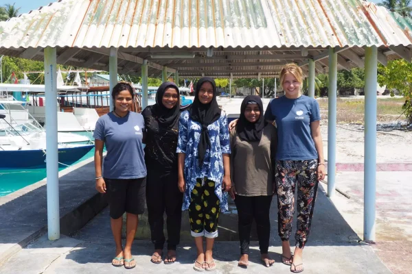 The Grouper Girls By Our Sampling Hut 1600x1200 1